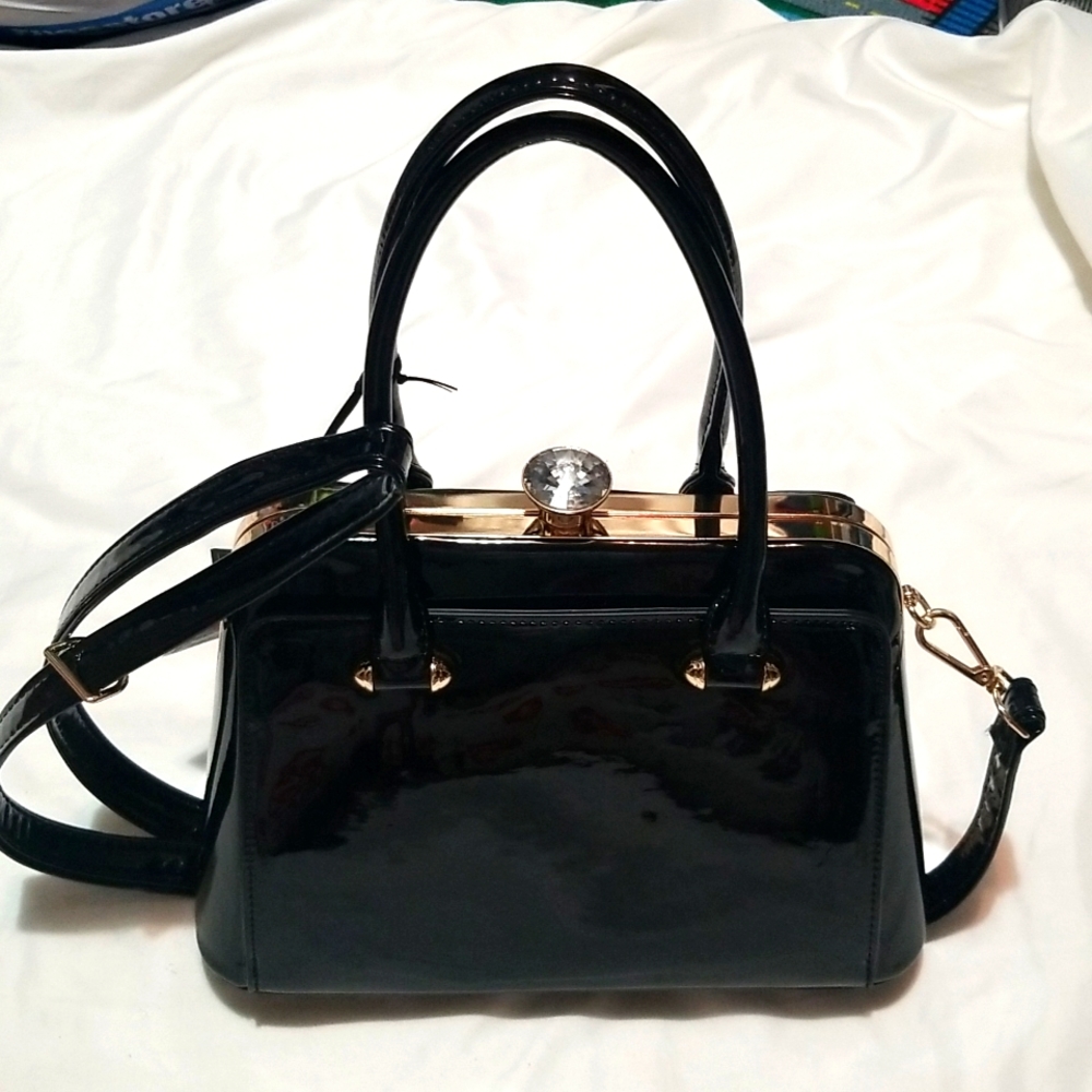 LA TERRE Beautiful bag.